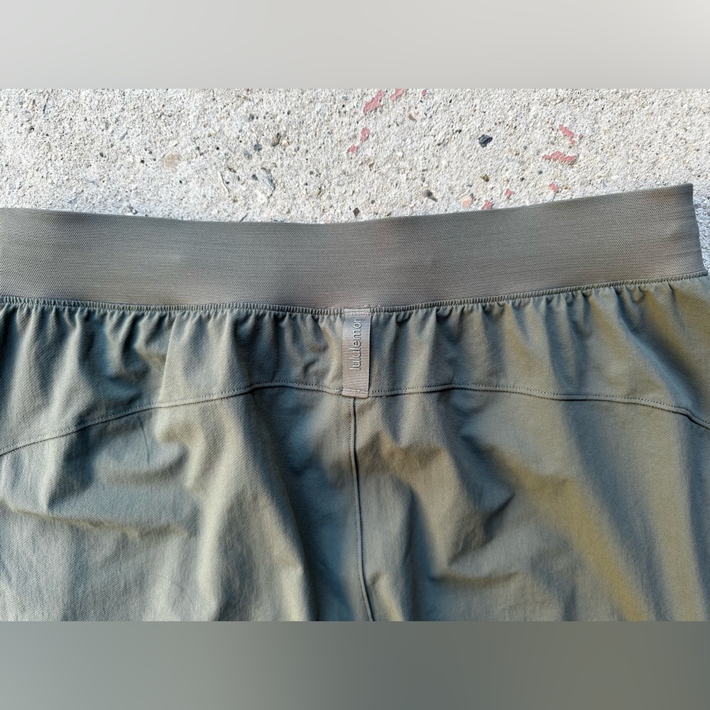 Lululemon Adapted State High-Rise Jogger Size 10 Gray Athleisure Run READ - Picture 10 of 13